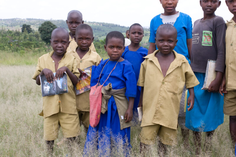 Children in Rwanda — Group of Children pose for camera in Rwanda, Africa. — Africa, Rwanda
