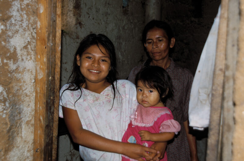 Children of Honduras — Children growing up in poverty in Honduras — Honduras, children, girl, girls, poverty