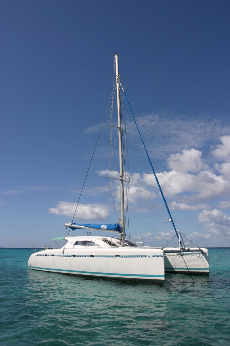 Catamaran in the Dominican Republic — Catamaran sits off the coast of the Dominican Republic — Dominican Republic, Caribbean, Catamaran, ocean, sea