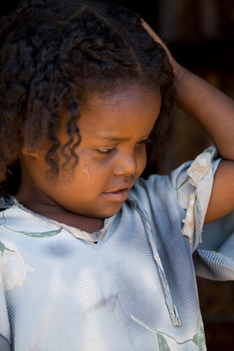 Girl in Ethiopia — Stock Image of a young girl in rural Ethiopia — Ethiopia, Africa, African, Africans, Ethiopian