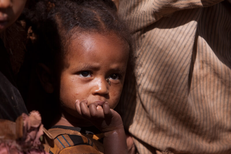 Child in Poverty in Ethiopia — Stock image of a child growing up in poverty in Ethiopia — Ethiopia, Africa, African, Africans, Ethiopian