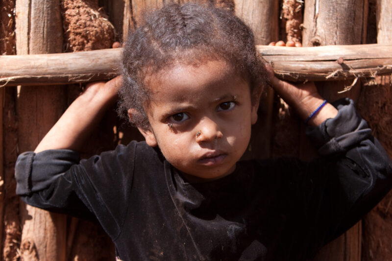 Child in Poverty in Ethiopia — Stock image of a child growing up in poverty in Ethiopia — Ethiopia, Africa, African, Africans, Ethiopian