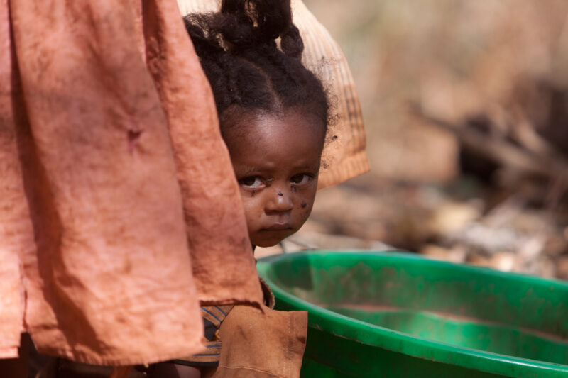Child in Poverty in Ethiopia — Stock image of a child growing up in poverty in Ethiopia — Ethiopia, Africa, African, Africans, Ethiopian