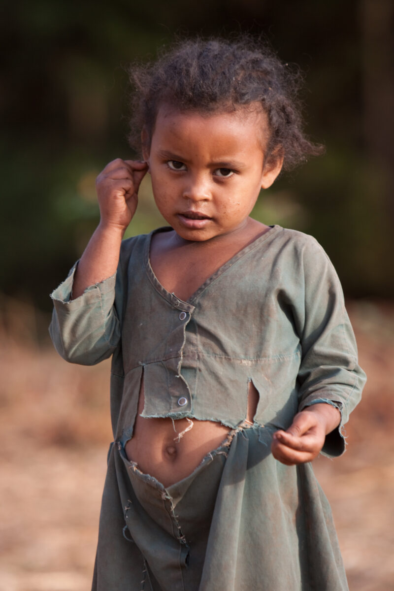Girl in Ethiopia — Stock Image of a girl in poverty in rural Ethiopia — Ethiopia, Africa, African, Africans, Ethiopian