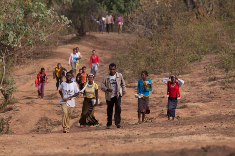 Walking to School in Ethiopia — Children in a poor village in Ethiopia, walk to their new school, provided by ADRA. — Ethiopia, Africa, African, Africans, Et...