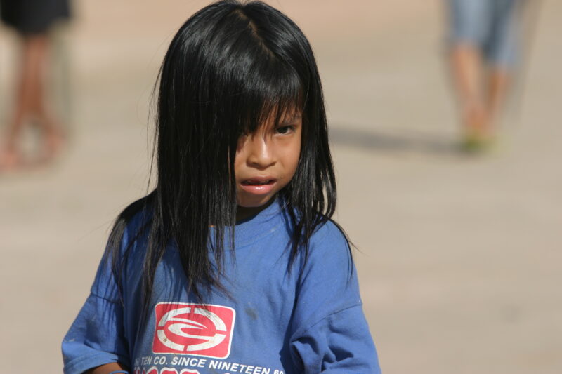 Amerindian Girl in Peru — Amerindian girls of the Shipibo group, living in the jungles of Peru, along the Ucayali River. — Peru, Poverty, Shipibo Indians, Uc...