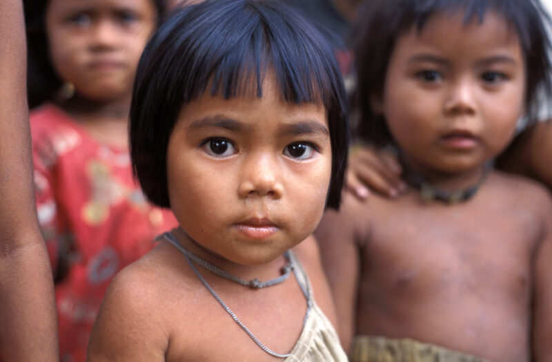 Girl in Cambodia — Stock Images of children: Girls from Cambodia — Children, faces, child, girls, Cambodia