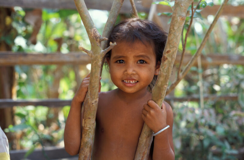 Girl in Cambodia — Stock Images of children: Girls from Cambodia — Children, faces, child, girls, Cambodia
