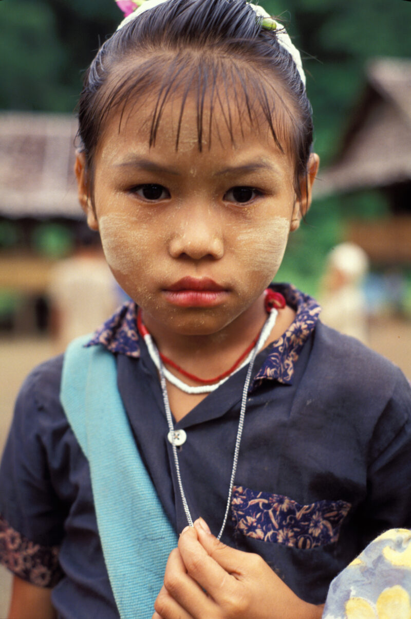 Karen Refugee Girl in Thailand — Karen Refugee children, living in refugee camp in Thailand — Children, faces, child, girls, Karen