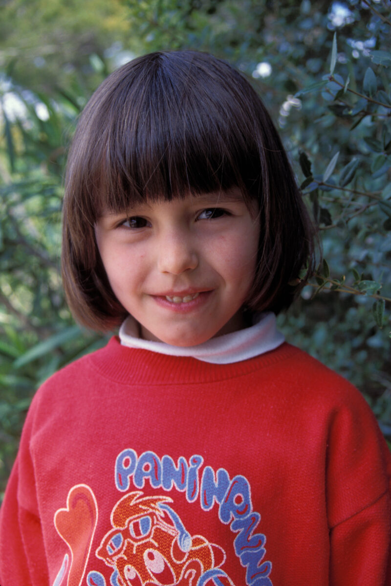 Girl in Bosnia — Stock Images of children: Girls from Bosnia — Children, faces, child, girls, Bosnia