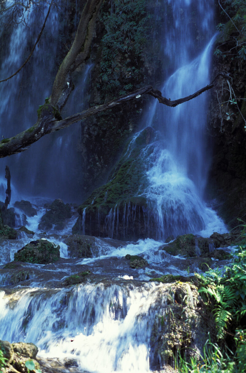 Stock Images of Haiti — Waterfall in rural Haiti — Haiti, waterfall