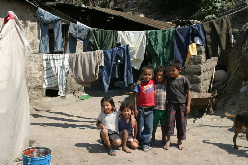 Stock Images of Honduras — Children living in poverty, in the country of Honduras — Honduras, Tegucigalpa, houses, homes, poor