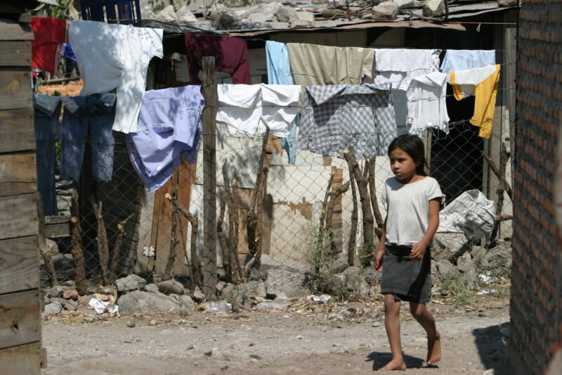 Stock Images of Honduras — Children living in poverty, in the country of Honduras — Honduras, Tegucigalpa, houses, homes, poor
