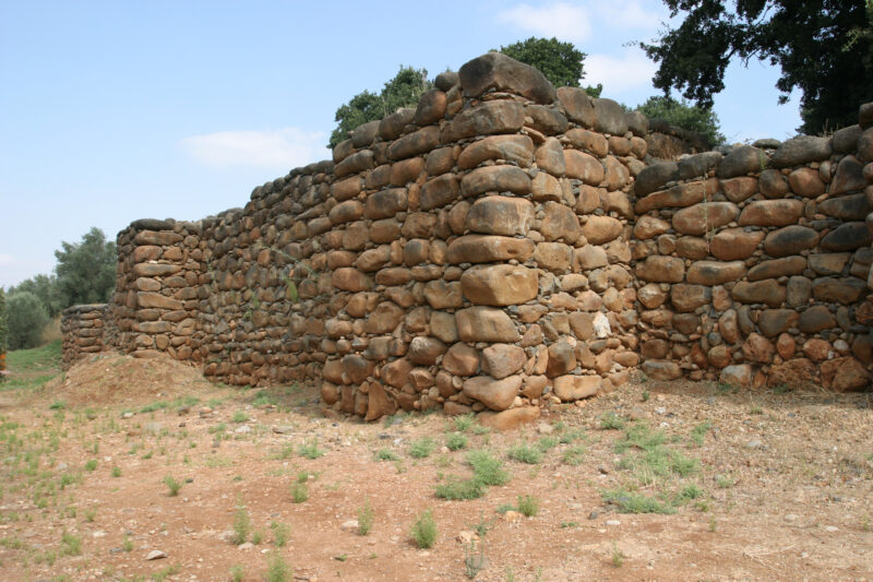 Archaeological Ruins in Isreal — Ancient walls built by a people from long ago — Israel, city walls, ruins, archaeology