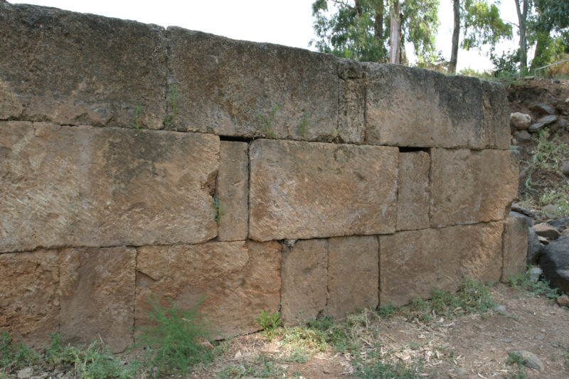 Archaeological Ruins in Isreal — Ancient walls built by a people from long ago — Israel, city walls, ruins, archaeology