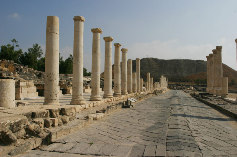 Pillars of Beit She’an, Israel — Israel, Beit She'an, archaeology, Roamn Ruins