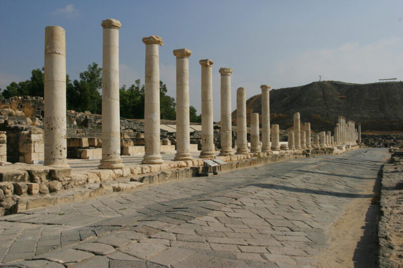 Pillars of Beit She’an, Israel — Israel, Beit She'an, archaeology, Roamn Ruins