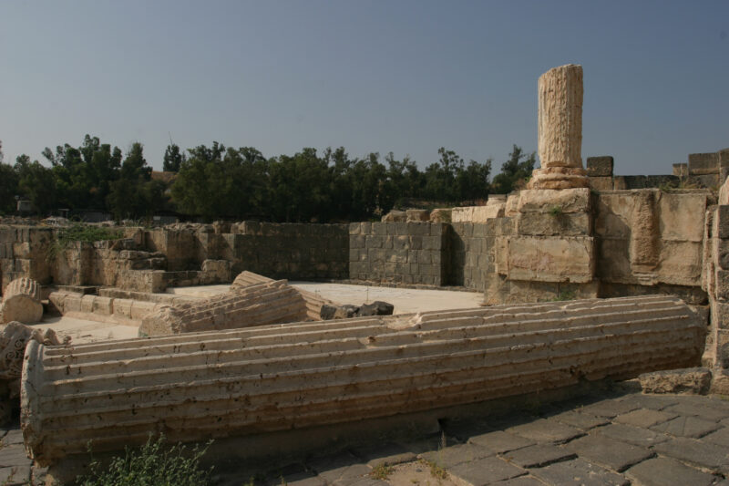 Pillars of Beit She’an, Israel — Israel, Beit She'an, archaeology, Roamn Ruins