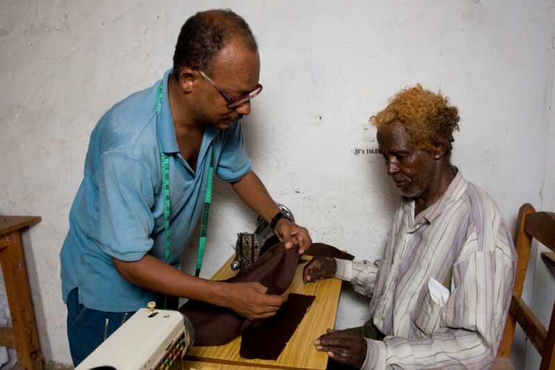 Learning to Sew — Somali Refugees living in Yemen — Somolia, refugees, skills training
