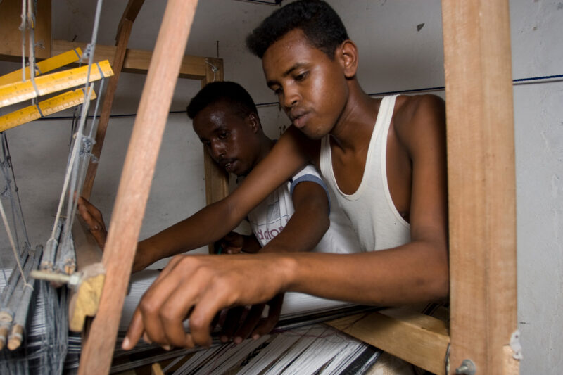 Learning to Weave — Somali Refugees living in Yemen — Somolia, refugees, skills training, weaving, livelihoods