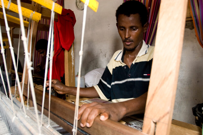 Learning to Weave — Somali Refugees living in Yemen — Somolia, refugees, skills training, weaving, livelihoods