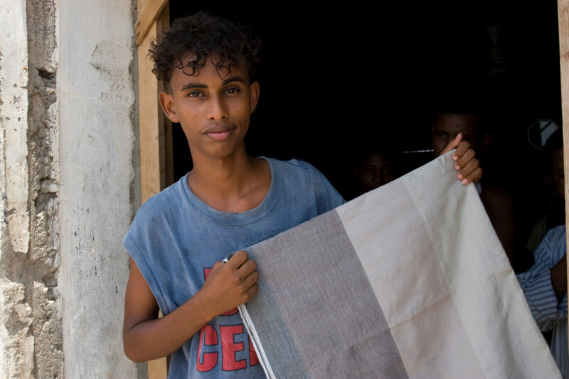 Learning to Weave — Somali Refugees living in Yemen — Somolia, refugees, skills training, weaving, livelihoods