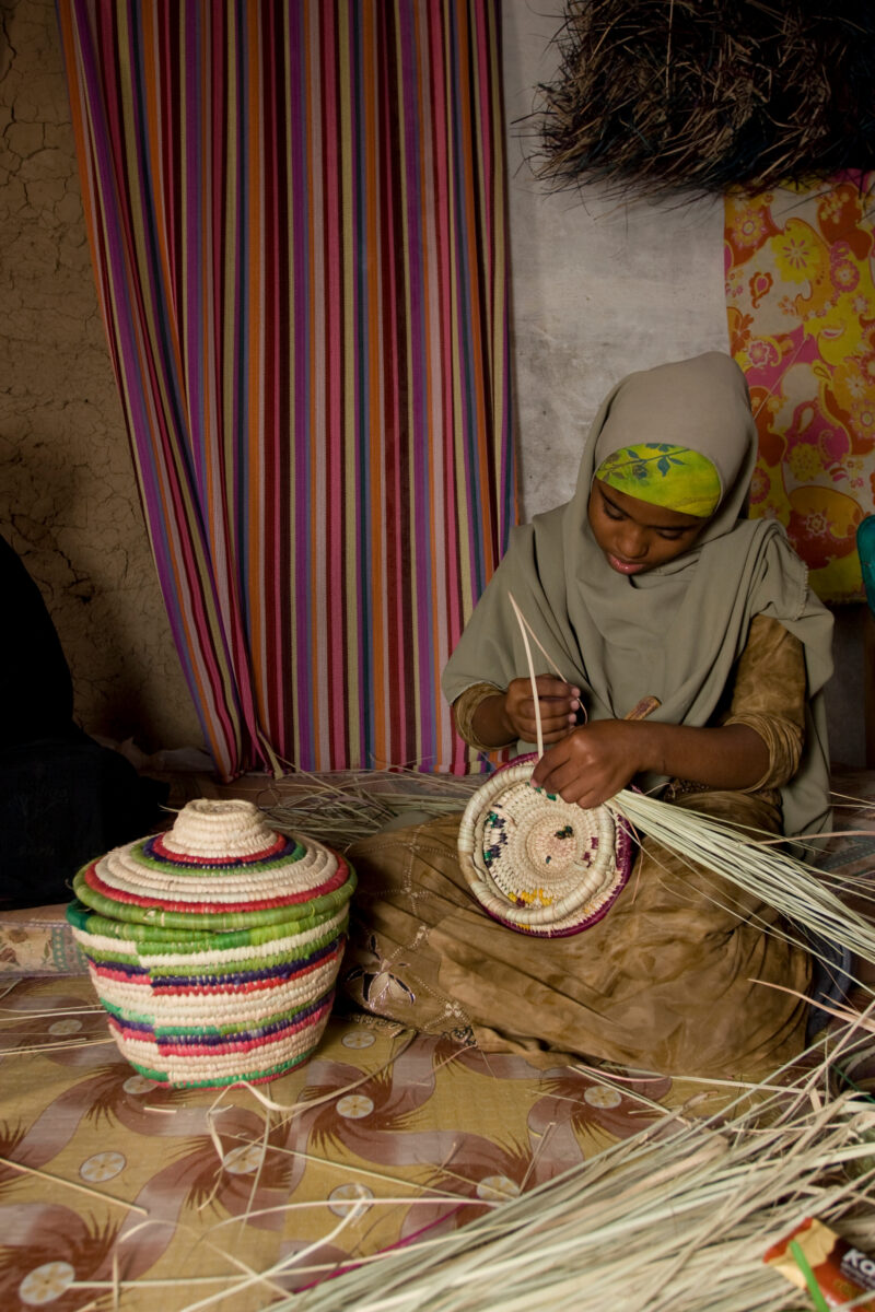 Basket Making in the Refugee Camp — Somali Refugees living in Yemen learn how to make baskets as a way to earn income. — Somolia, refugees, skills training, ...