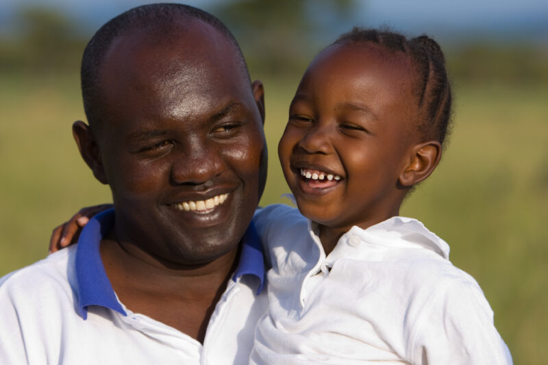 Father and Daughter in Kenya — Beautiful Father Daughter shot in the Evening sunlight in Keny, Africa — Kenya, Child, children, kids, Africa
