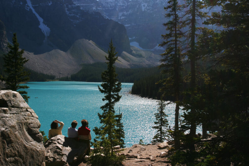 Moraine Lake in Canada — Stock Images of Lakes: Moraine Lake in Banff National Park in Alberta, Canada — Canada, Alberta, Banff National Park, Scenic, Mountians