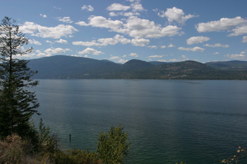Okanagan lake in Canada — Stock Images of Lakes — Canada, British Columbia, Okanagan Lake, Lakes, Scenic