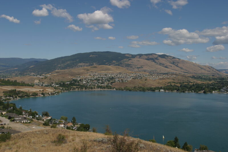 Okanagan lake in Canada — Stock Images of Lakes — Canada, British Columbia, Okanagan Lake, Lakes, Scenic