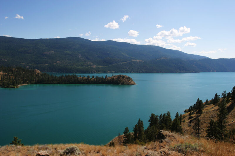 Okanagan lake in Canada — Stock Images of Lakes — Canada, British Columbia, Okanagan Lake, Lakes, Scenic