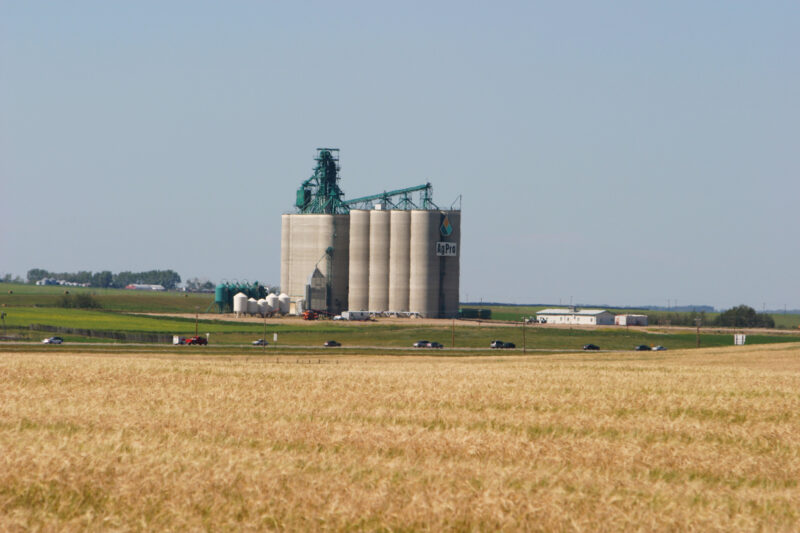Grain Storage in Canada — New style granaries in Alberta — Canada, Alberta, agriculture, granary, Elevator