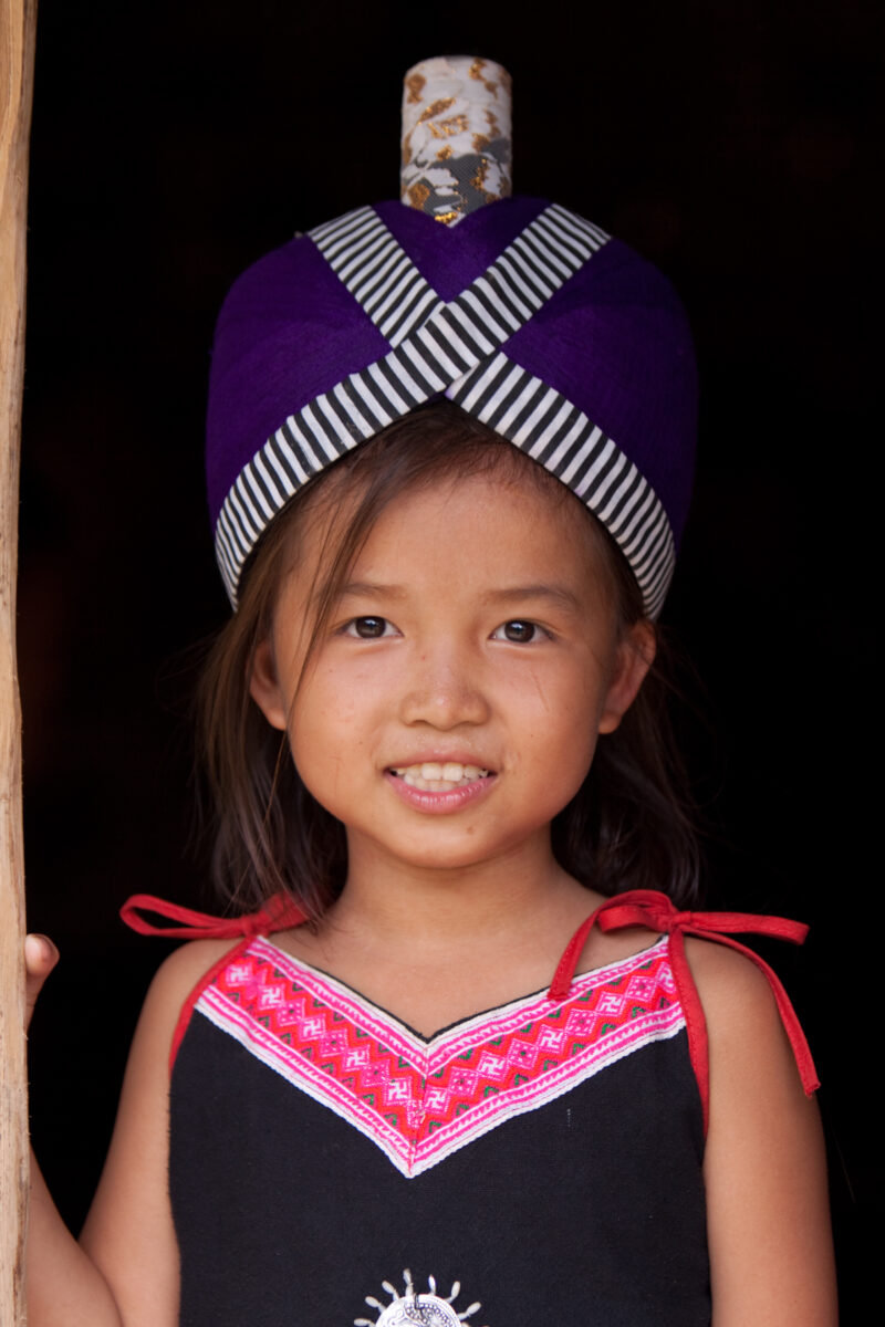 Girl in Laos — Stock Images of the faces of young girls, living in Laos, Southeast Asia — Laos, Southeast Asia, faces, child, children girls