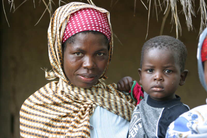 Baby in Malawi — Stock Images of mothers in Malawi holding their babies — Africa, Malawi