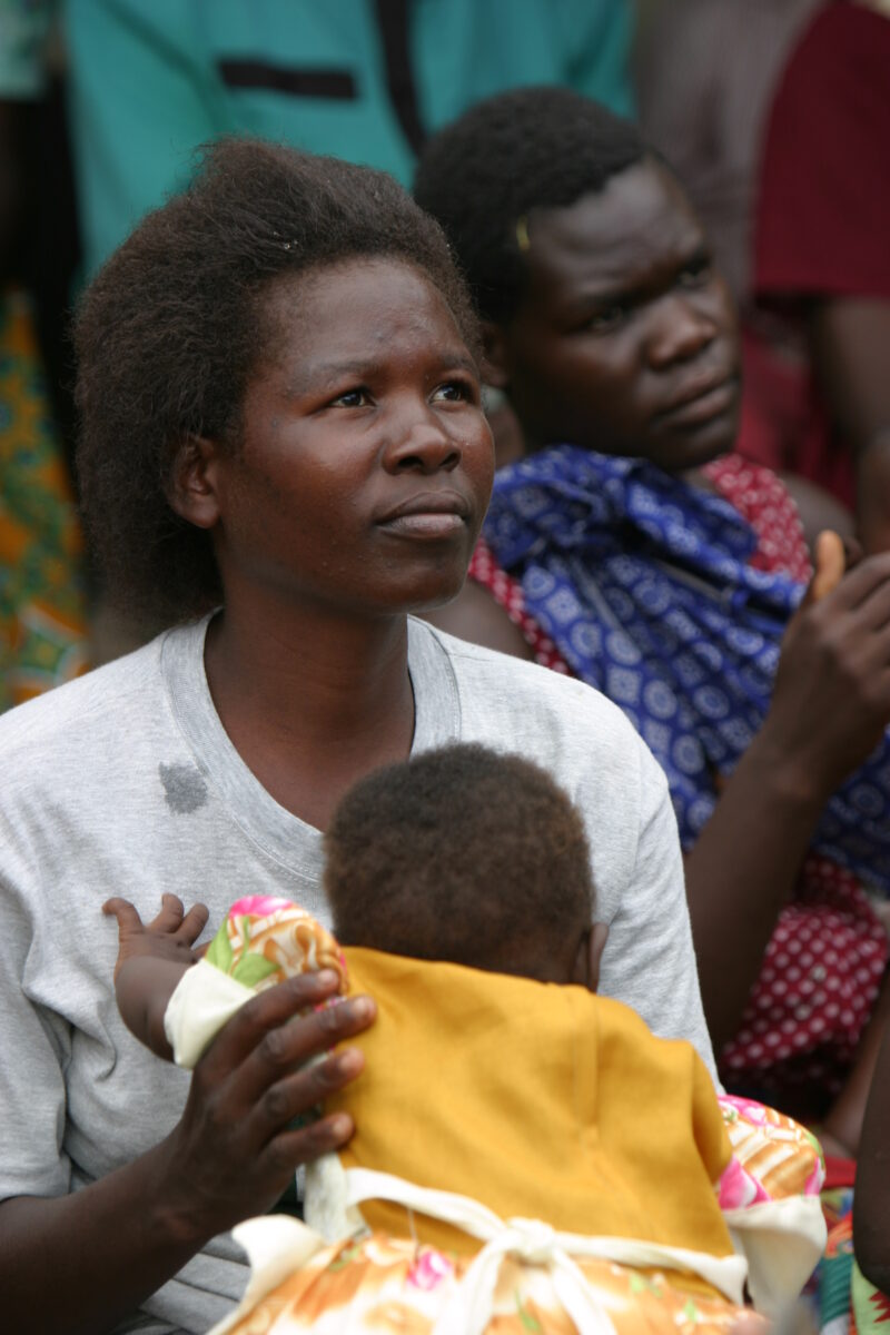 Mother and Baby in Malawi — Stock Images of mothers in Malawi holding their babies — Africa, Malawi