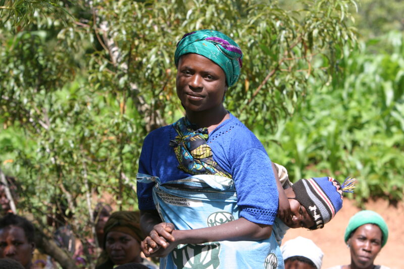 Mother and Baby in Malawi — Stock Images of mothers in Malawi holding their babies — Africa, Malawi