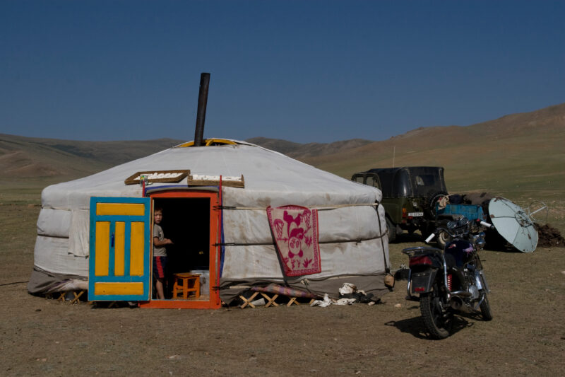 Ger in Mongolia — Stock Images of life in Rural Mongolia, and the people who live there: Mobile Home in Mongolia, the Ger — Mongolia, Steps, steppes, gers, yert