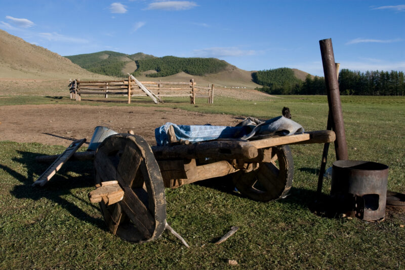 Wooden carts in Mongolia — Stock Image carts in Mongolia used to facilitate the nomadic life in Rural Mongolia — Mongolia, cart, carts, steppes