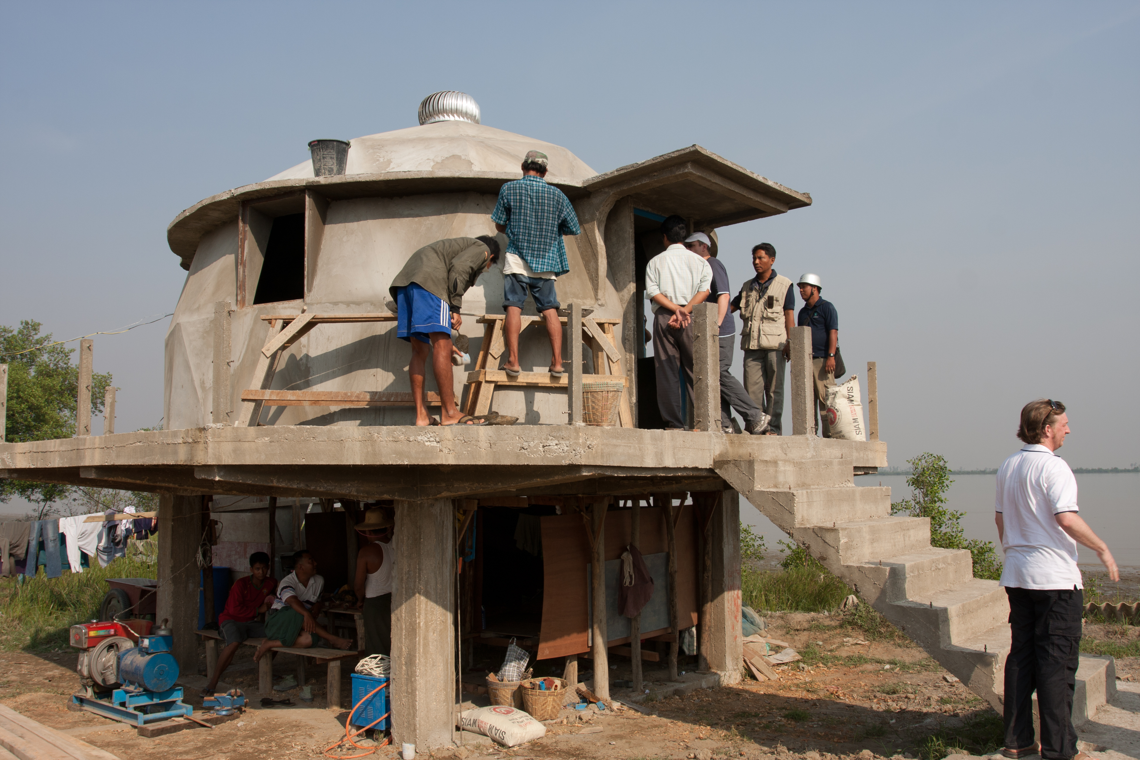 Cyclone Resistant House