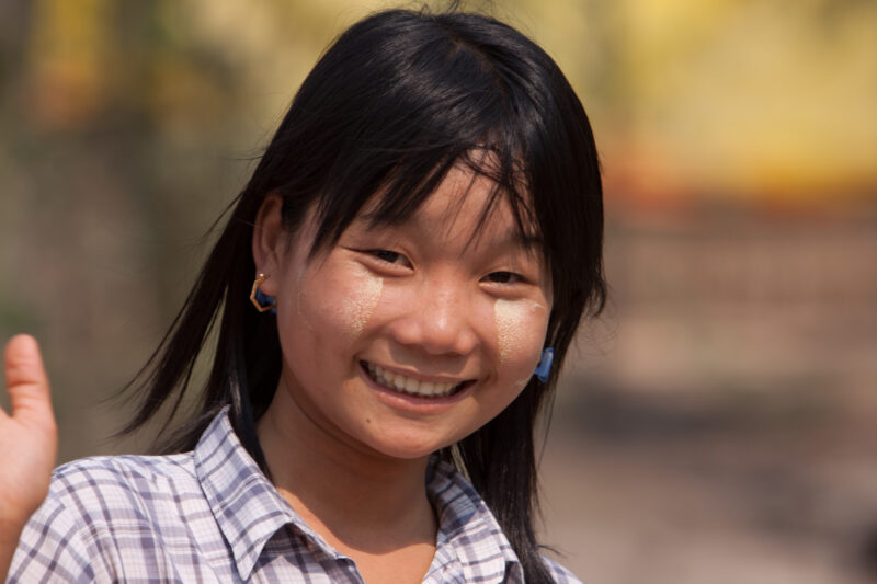 Girl in Burma — Stock Images of life in the Irrawaddy Delta region of Burma, after cyclone Nargis devistated the region — Burma, Myanmar, Ayeyarwaddy delta, ...