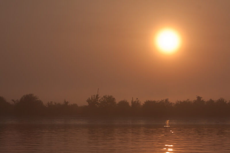 Sunrise in the Irrawady Delta — Stock Images of life in the Irrawaddy Delta region of Burma, after cyclone Nargis devistated the region — Burma, Myanmar, Aye...