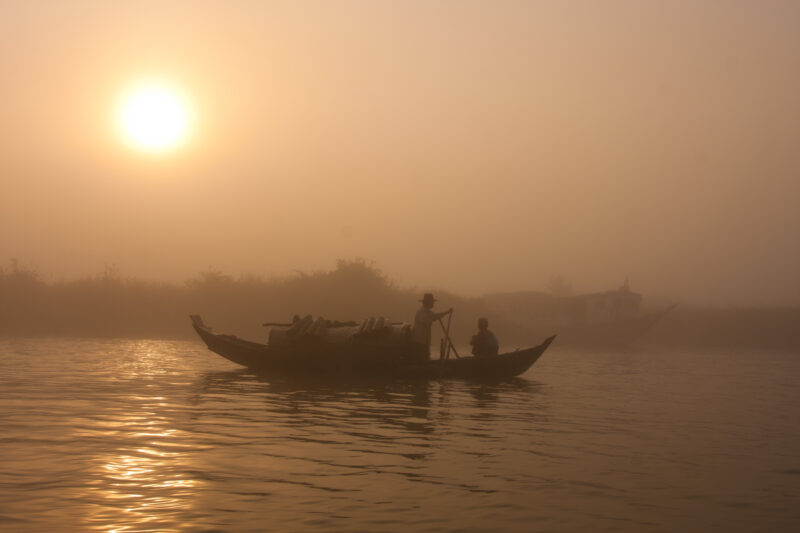 Sunrise in the Irrwady Delta — Stock Images of life in the Irrawaddy Delta region of Burma, after cyclone Nargis devistated the region — Burma, Myanmar, Ayey...