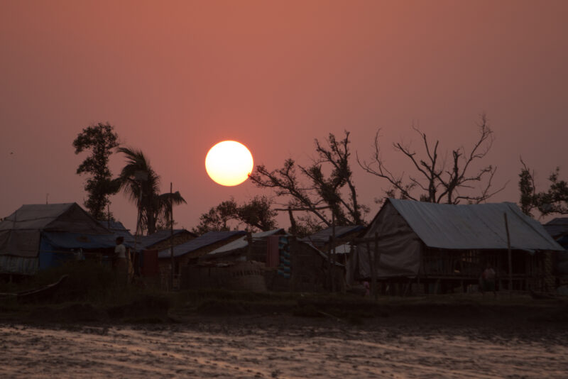 Sunset in the Delta — Stock Images of life in the Irrawaddy Delta region of Burma, after cyclone Nargis devistated the region — Burma, Myanmar, Ayeyarwaddy d...