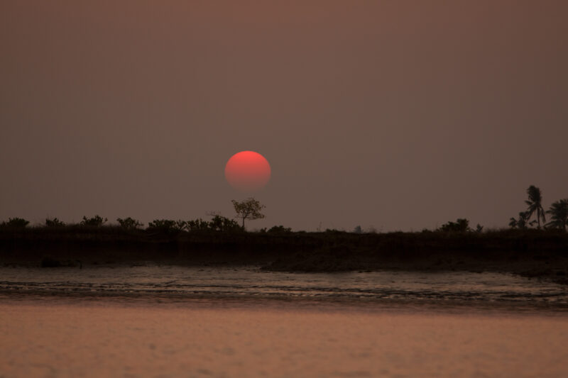 Sunset in the Delta — Stock Images of life in the Irrawaddy Delta region of Burma, after cyclone Nargis devistated the region — Burma, Myanmar, Ayeyarwaddy d...