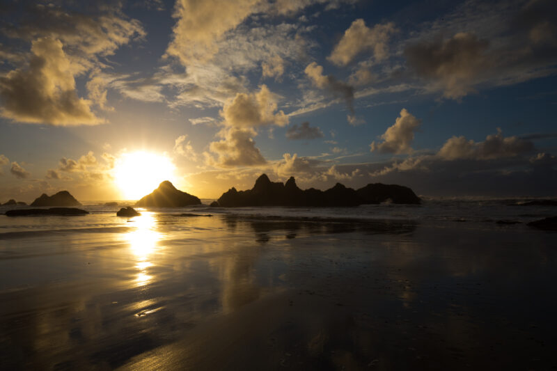 Ocean Sunset — Beautiful Sunset scene on the Oregon coast in the United States. — Beach, Coast, Ocean, Oregon, Sea