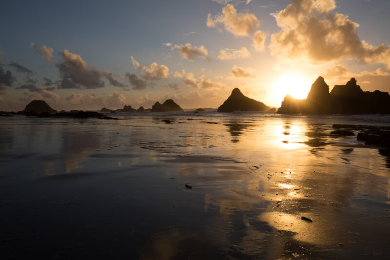 Ocean Sunset — Beautiful Sunset scene on the Oregon coast in the United States. — Beach, Coast, Ocean, Oregon, Sea