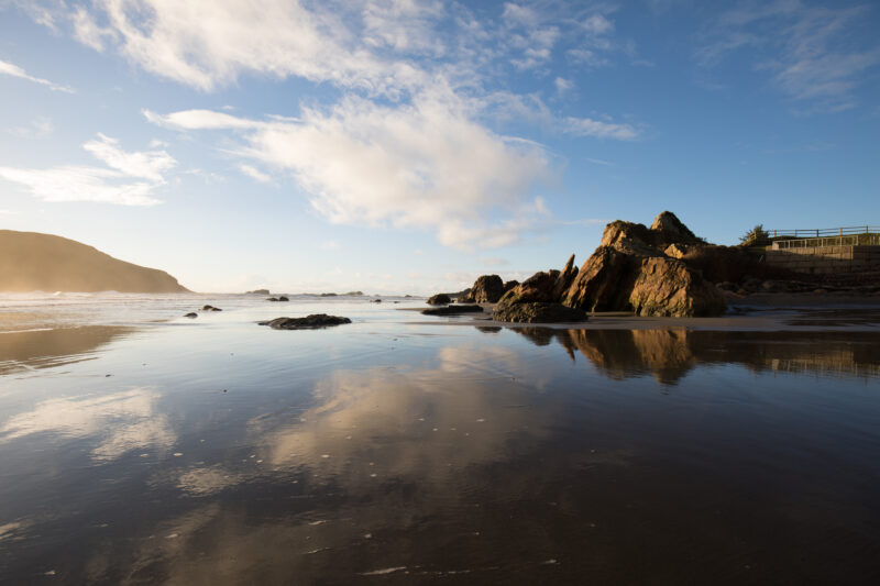 Oregon Coast at Sunset — Beautiful Sunset Scene on the Oregon Cost in the United States. — Beach, Coast, Ocean, Oregon, Sea