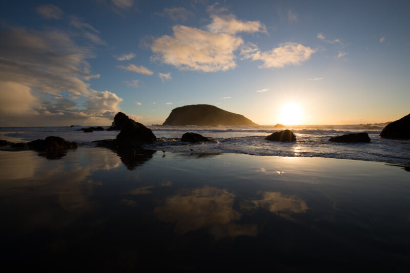 Oregon Coast at Sunset — Beautiful Sunset Scene on the Oregon Cost in the United States. — Beach, Coast, Ocean, Oregon, Sea
