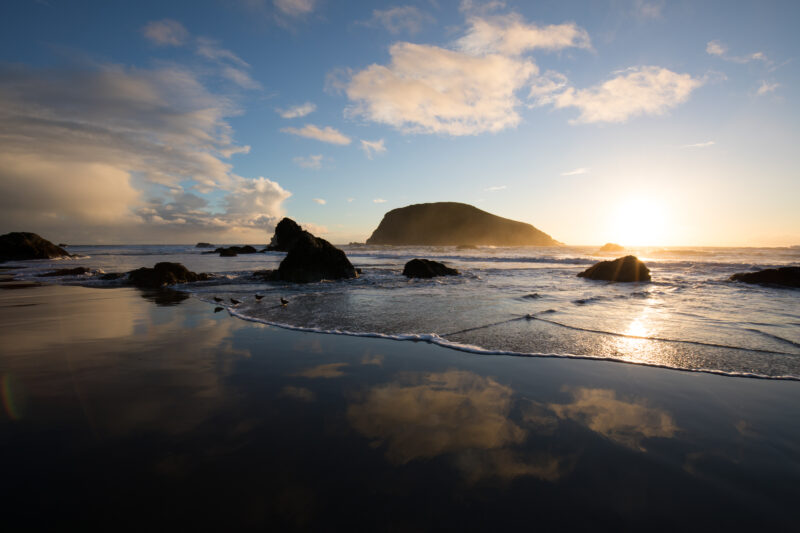Oregon Coast at Sunset — Beautiful Sunset Scene on the Oregon Cost in the United States. — Beach, Coast, Ocean, Oregon, Sea